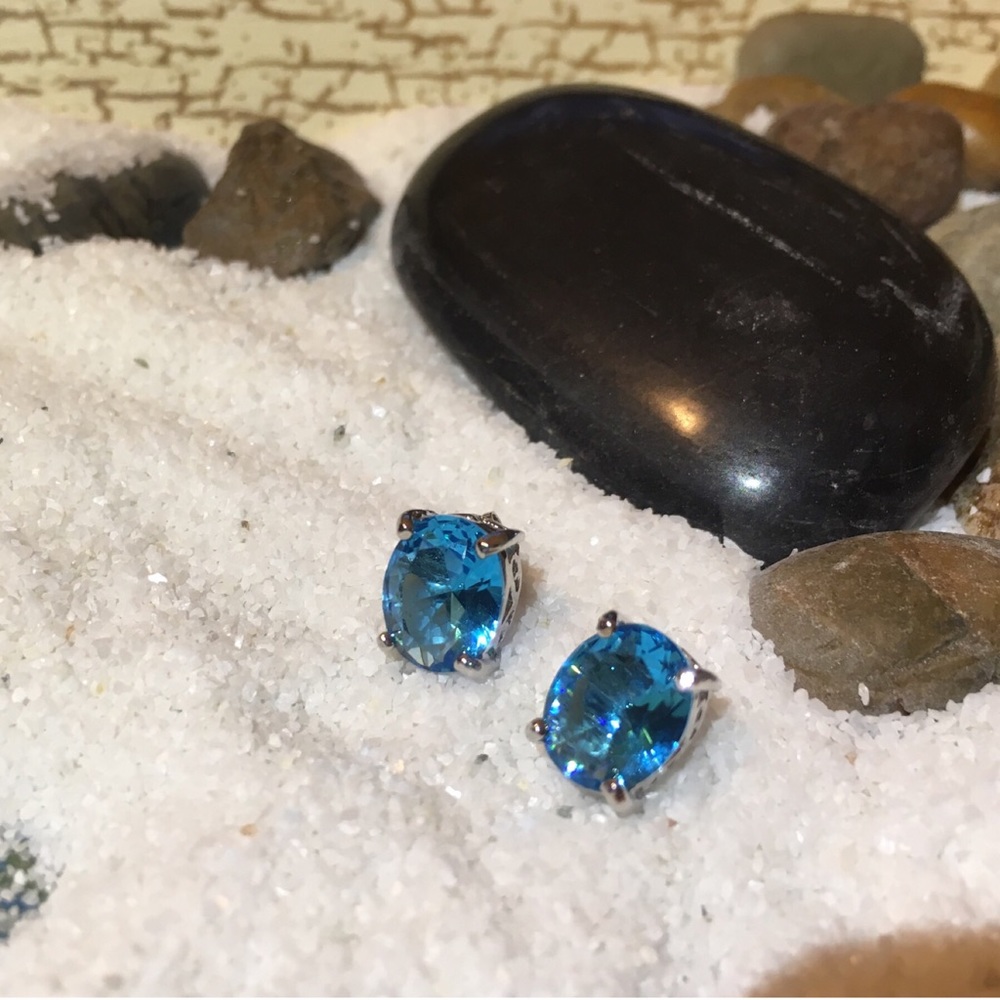 Luxurious 2ct Blue Topaz 925 Sterling Silver Oval Stud Handmade Earrings - Picture 2 of 10